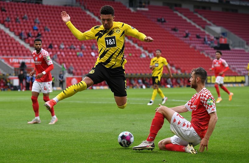 Jadon Sancho moved to Manchester United for €90m